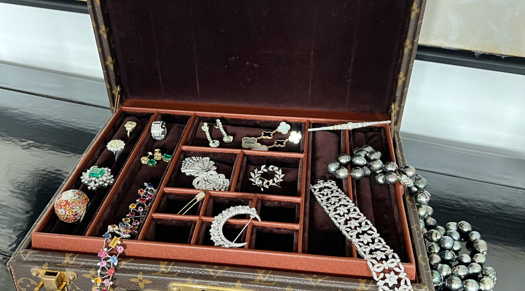 F1752803-4DFF-4C8D-9F17-02D98F21CB85